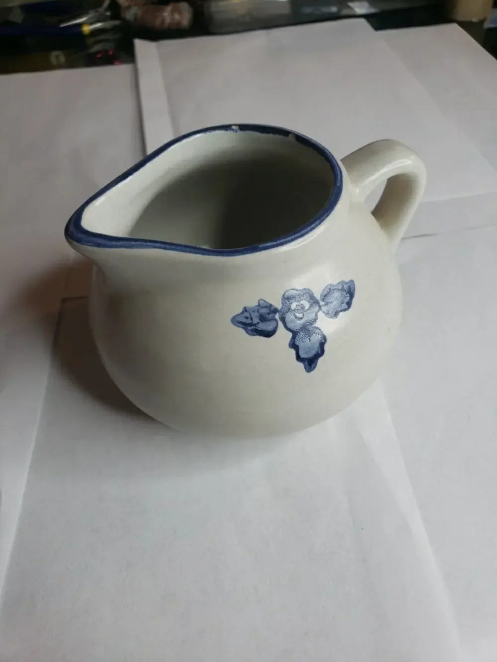 Pfaltzgraff Yorktowne Gravy Boat Blue Floral Country Cottagecore Small Chip